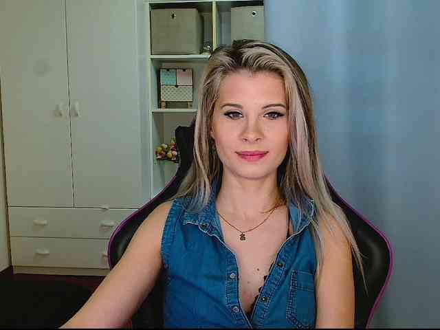 KristineNatural webcam