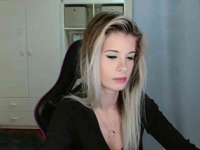 KristineNatural webcam