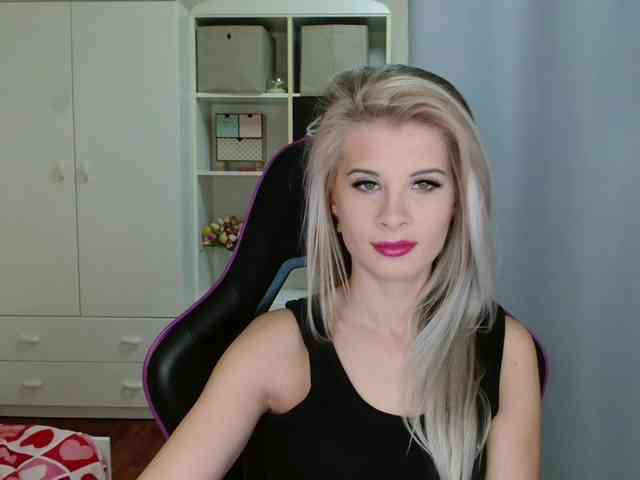 KristineNatural webcam