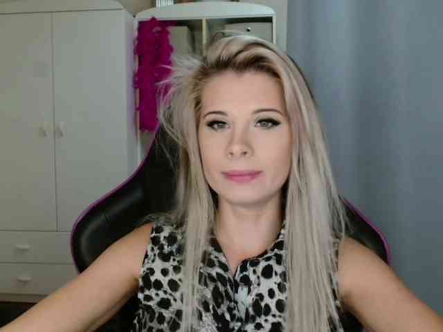 KristineNatural webcam