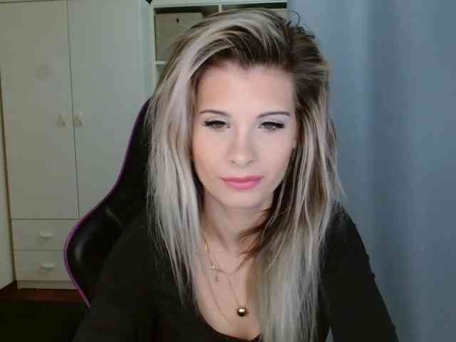 KristineNatural webcam