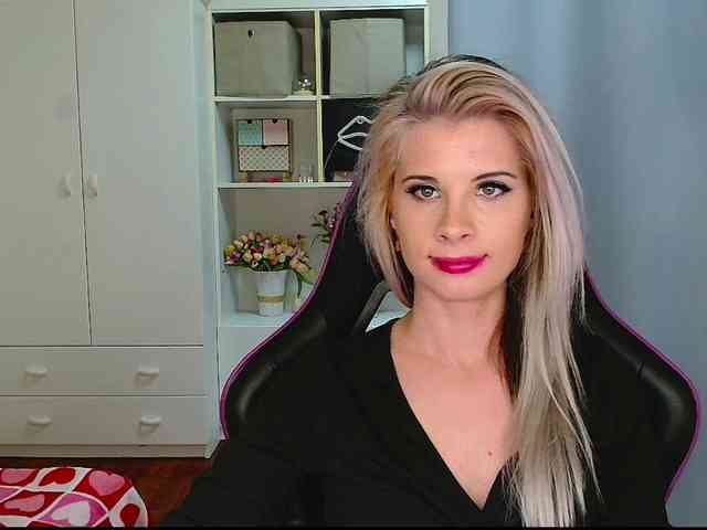 KristineNatural webcam