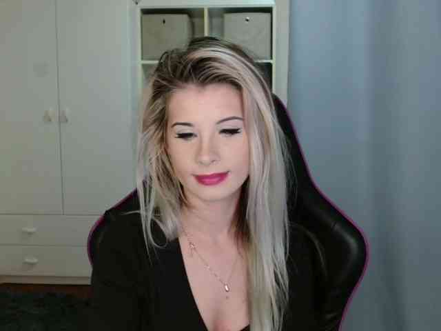 KristineNatural webcam