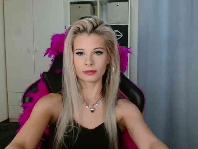 KristineNatural webcam
