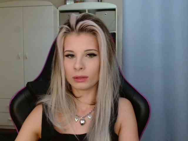 KristineNatural webcam
