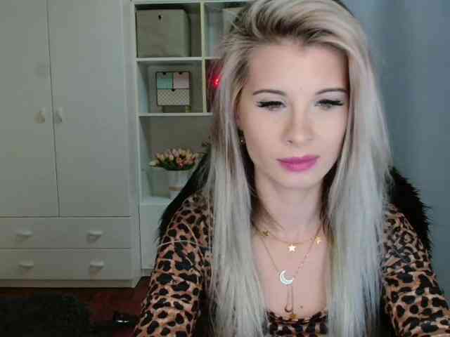 KristineNatural webcam