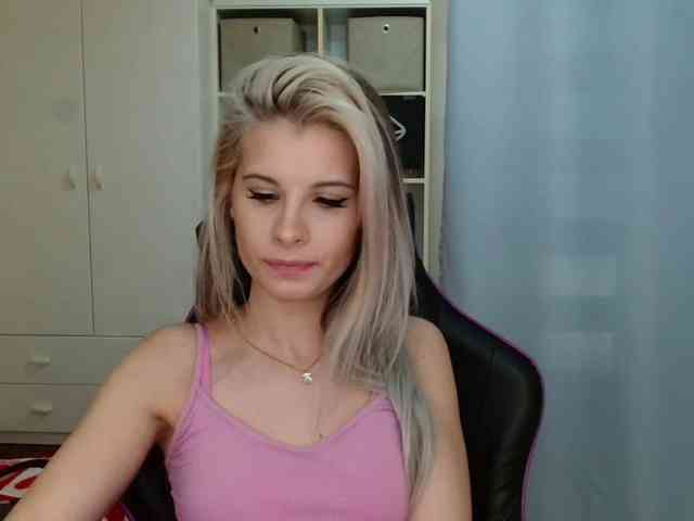 KristineNatural webcam