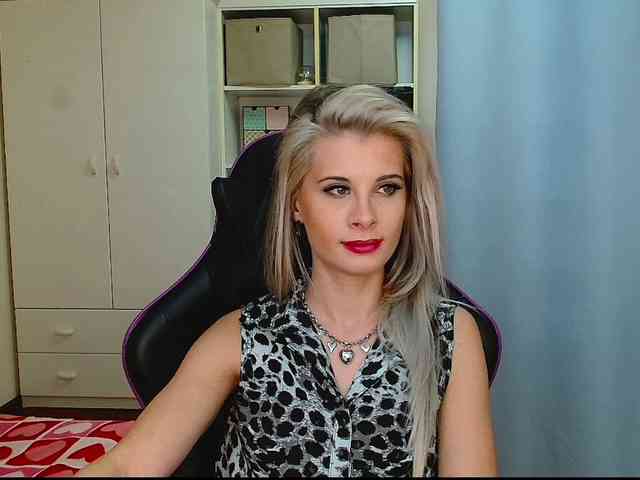 KristineNatural webcam