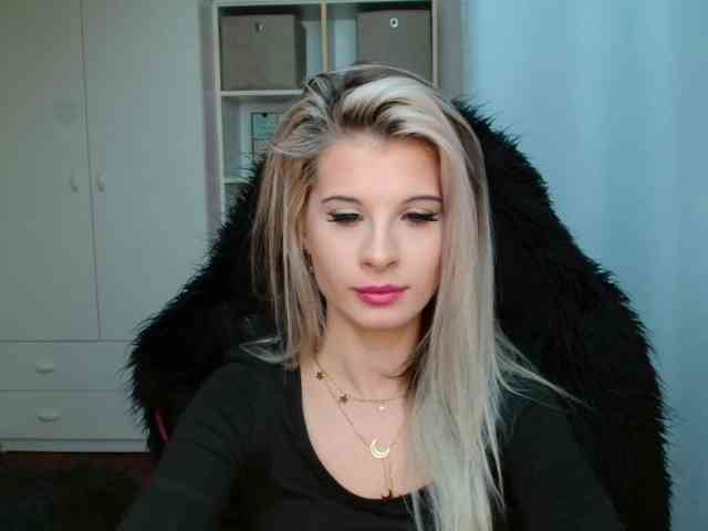 KristineNatural webcam