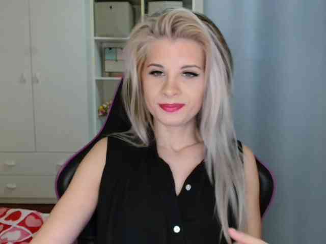 KristineNatural webcam