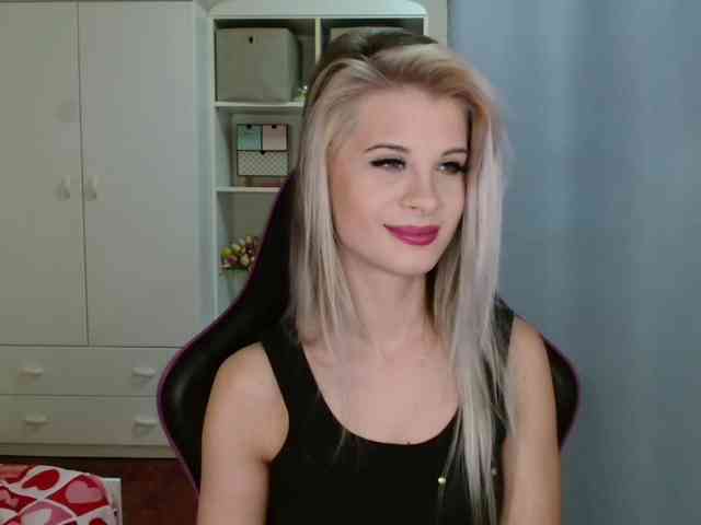 KristineNatural webcam