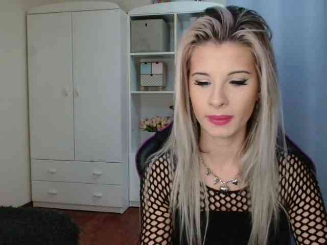 KristineNatural webcam