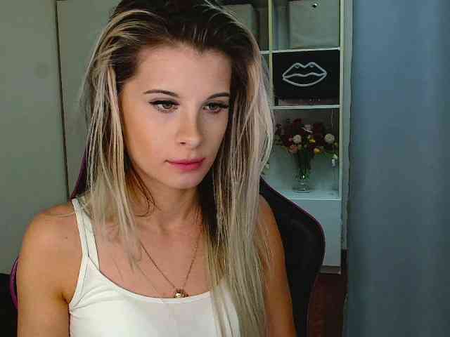 KristineNatural webcam