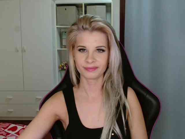 KristineNatural webcam