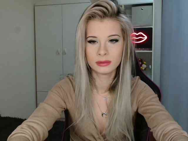 KristineNatural webcam