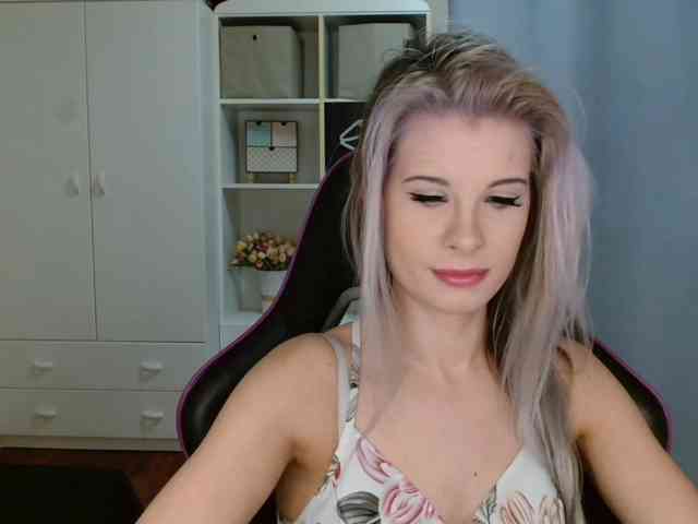 KristineNatural webcam
