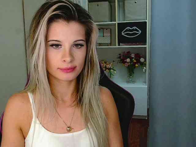KristineNatural webcam