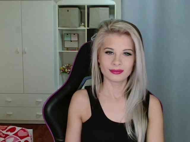 KristineNatural webcam