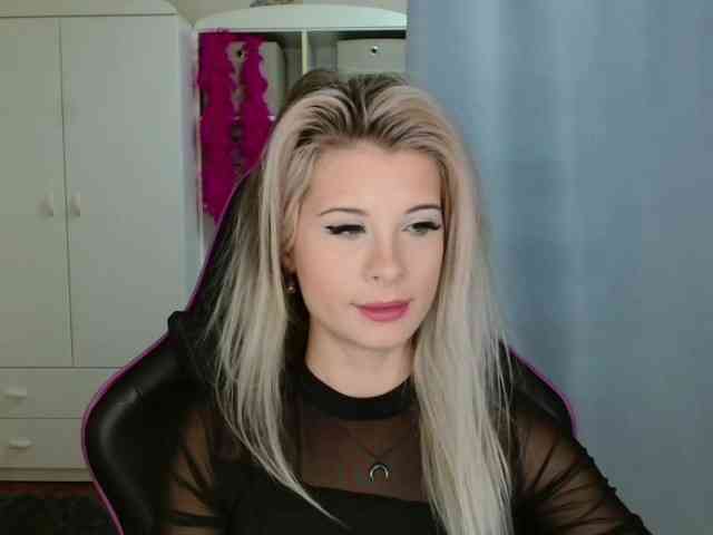 KristineNatural webcam