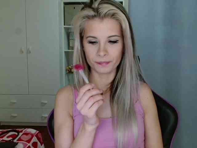 KristineNatural webcam