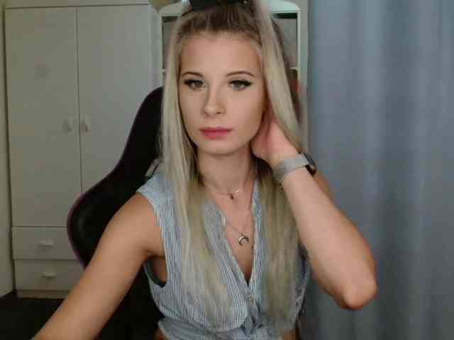 KristineNatural webcam