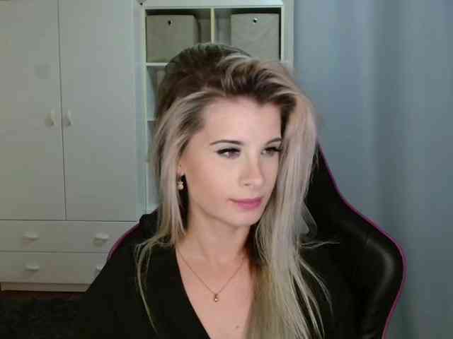 KristineNatural webcam