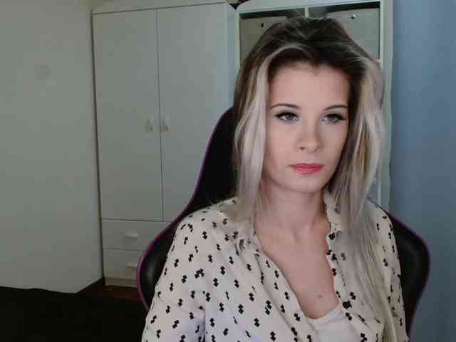 KristineNatural webcam