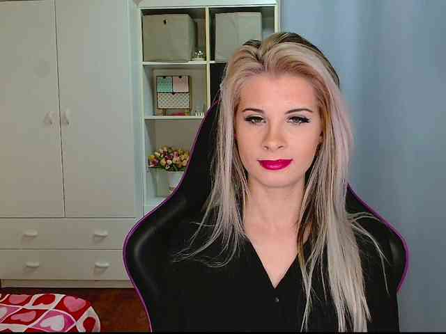 KristineNatural webcam