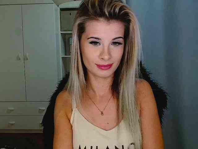 KristineNatural webcam