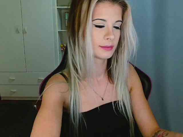 KristineNatural webcam