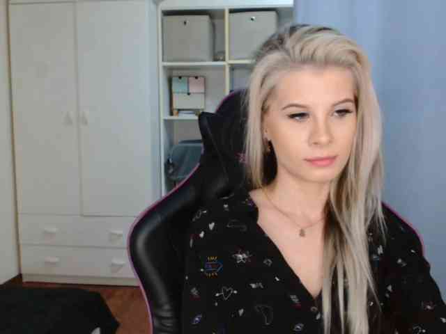 KristineNatural webcam