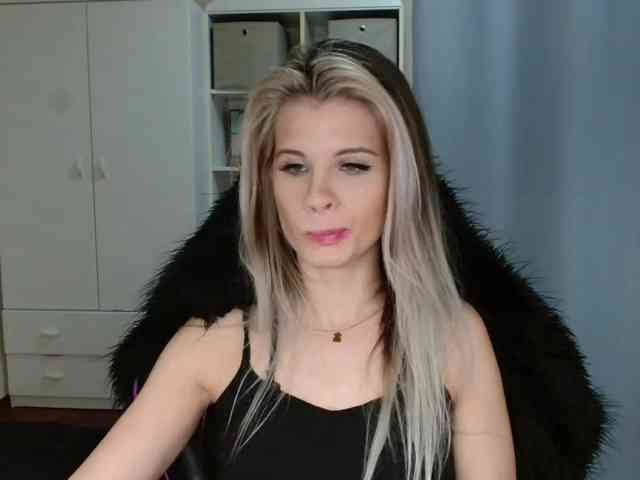 KristineNatural webcam