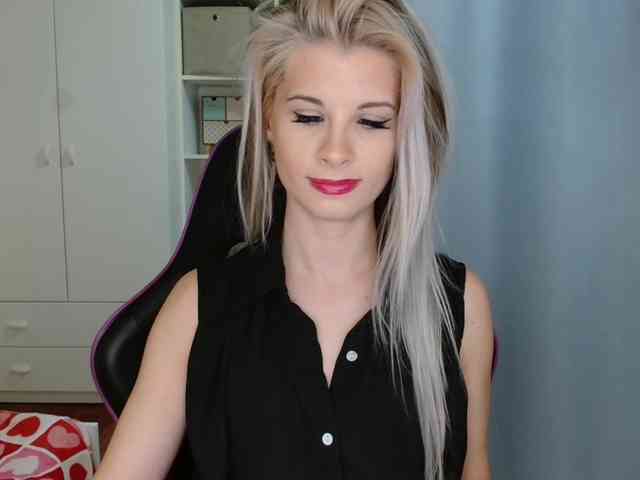 KristineNatural webcam