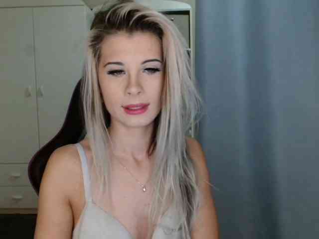 KristineNatural webcam