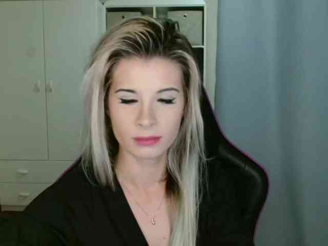 KristineNatural webcam