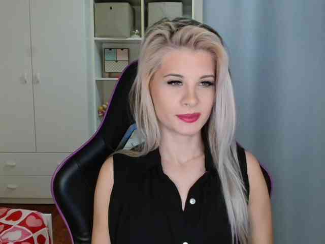 KristineNatural webcam