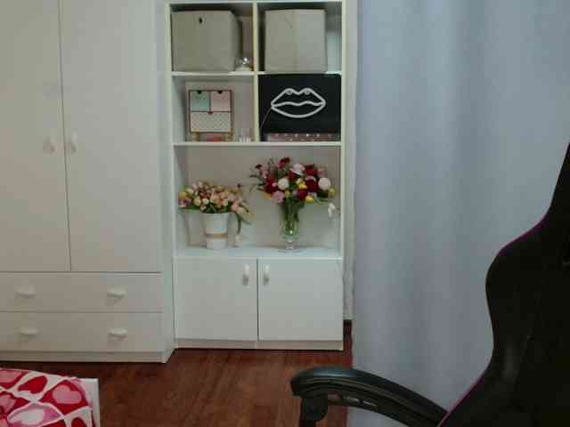 KristineNatural webcam