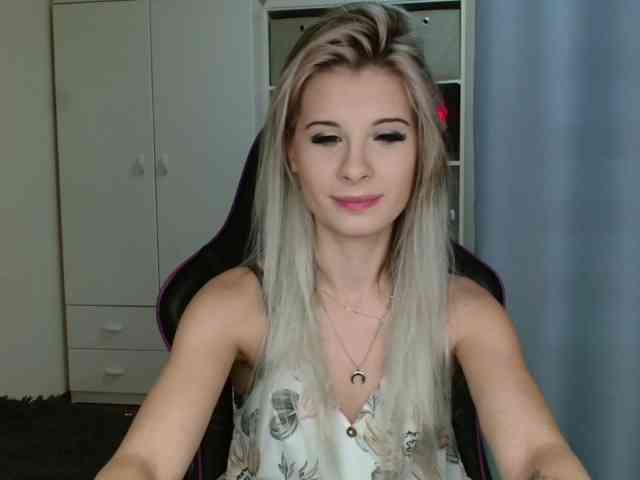 KristineNatural webcam