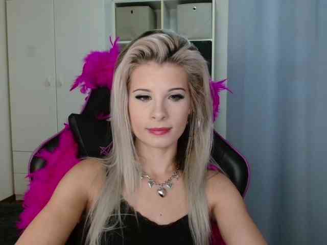 KristineNatural webcam