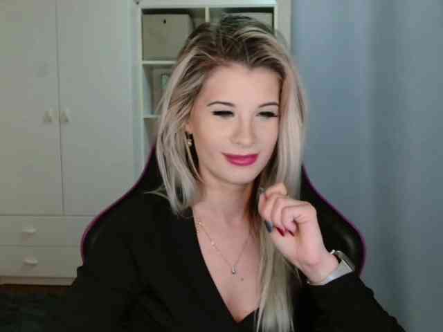 KristineNatural webcam