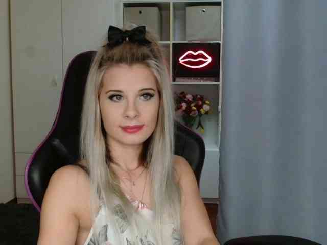 KristineNatural webcam