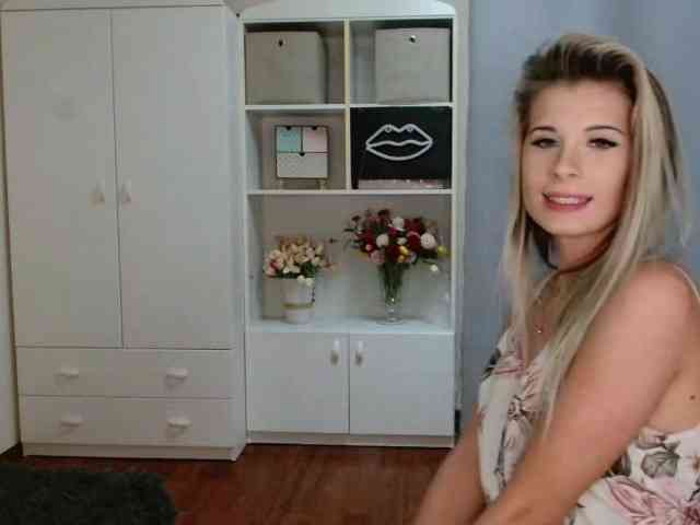 KristineNatural webcam