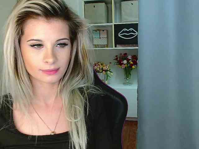 KristineNatural webcam