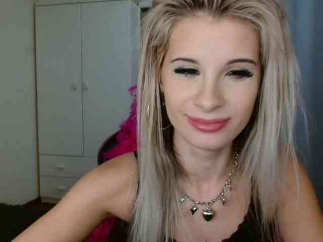 KristineNatural webcam
