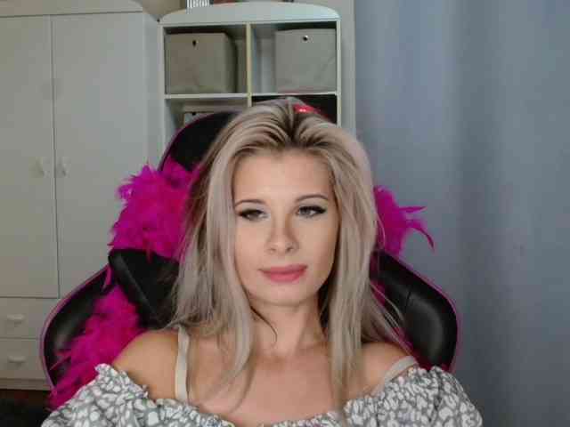 KristineNatural webcam