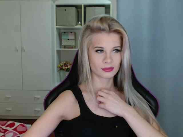 KristineNatural webcam