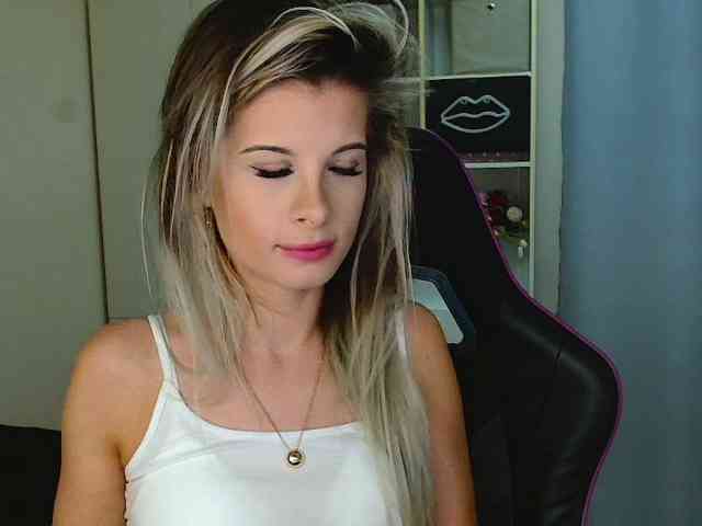 KristineNatural webcam