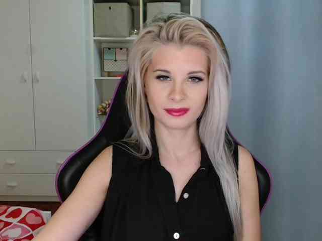 KristineNatural webcam