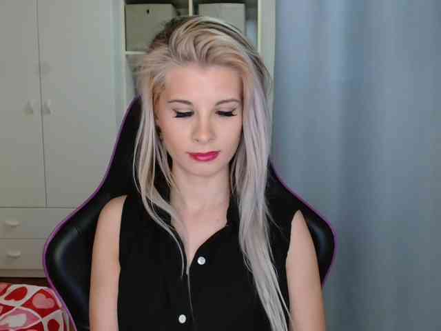 KristineNatural webcam