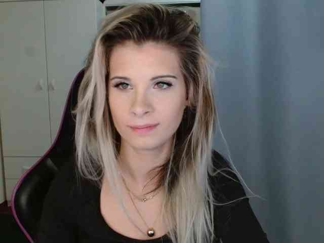 KristineNatural webcam